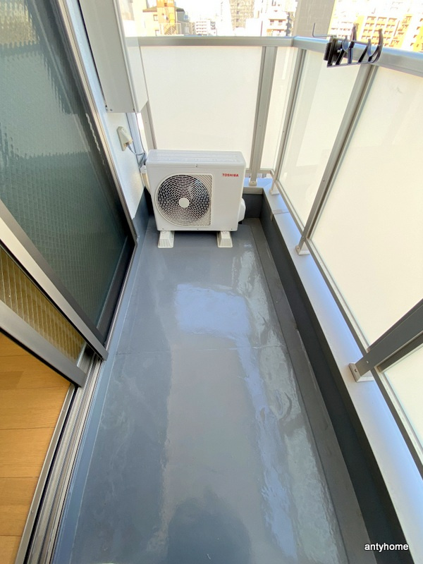 エフエルレジデンス心斎首府 仲介手数料無料のバルコニー