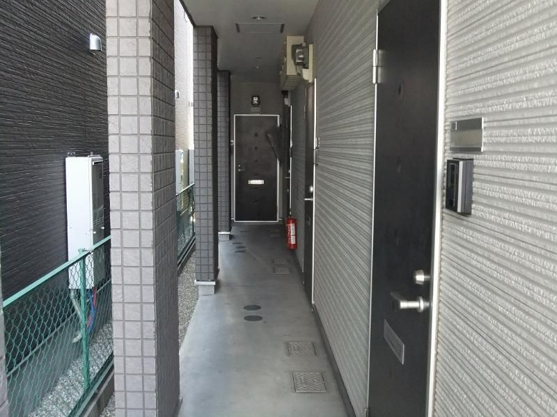 アーク東海通のエントランス