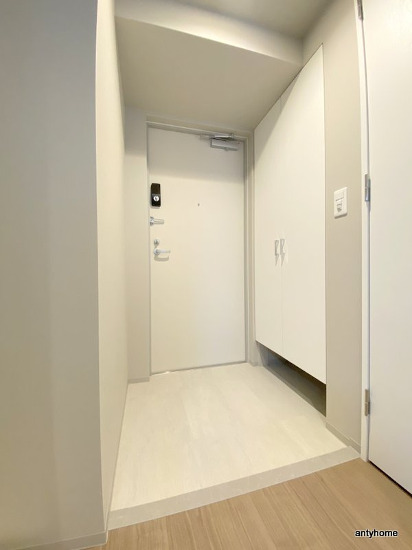 ワーブ大阪本町　仲介手数料無料の玄関