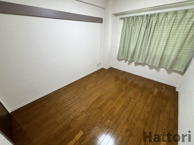 ガーデンヒルズの居間・リビング