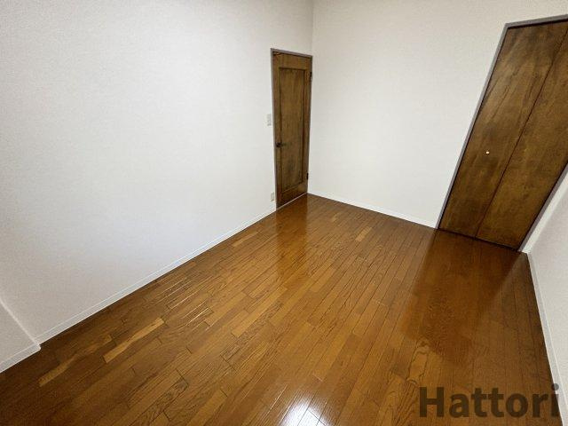 ガーデンヒルズの居間・リビング