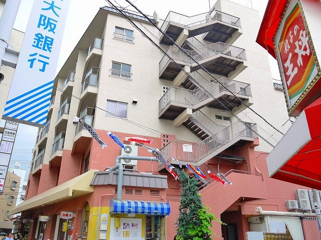 トミオプラザの外観