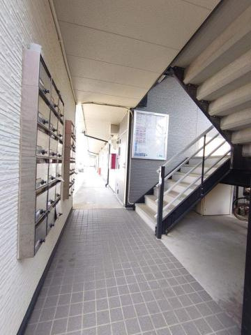 レオパレスボヌールドゥマンのエントランス