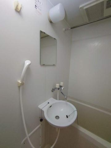 レオパレスボヌールドゥマンの洗面所