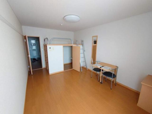 レオパレスボヌールドゥマンの寝室