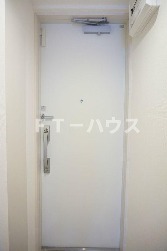 Frontireの玄関