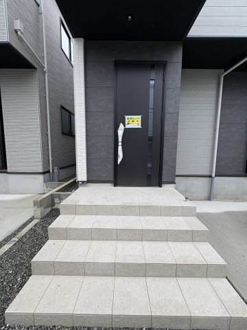 【玄関】 | 福岡市南区警弥郷3丁目2期　2号棟（全2棟）【仲介手数料無料・0円】 | 現地写真。