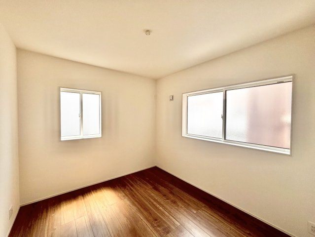 ブルーミングガーデン豊田市宮口町2丁目　全2棟　新築戸建の洋室