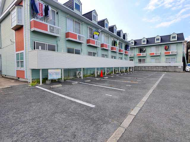 エスポワール菅原の駐車場