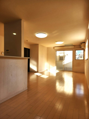 【居間・リビング】 | 池田市石橋4丁目中古戸建