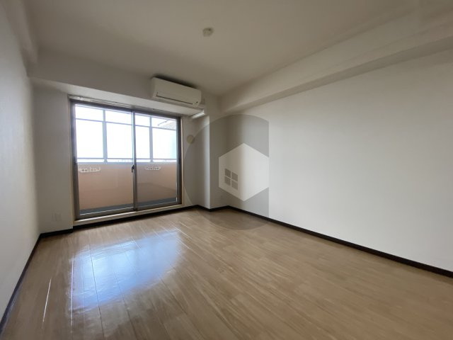 エムプラザ布施2番館の居間・リビング