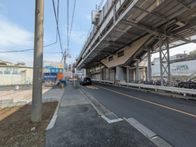 「西鎌倉駅」徒歩1分　店舗用地　建築条件なしの前面道路含む現地写真|前面道路