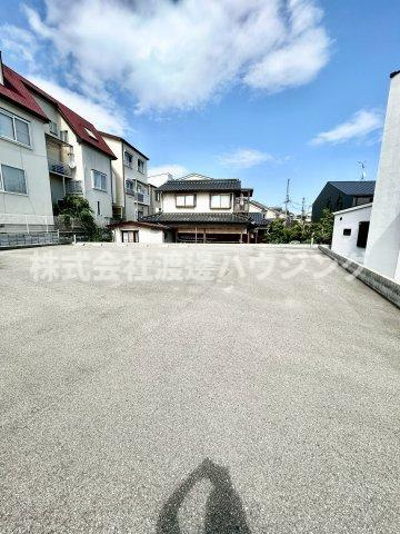 ドール箕面の駐車場|敷地内駐車場