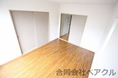 【洋室】 | グランシャリオE棟