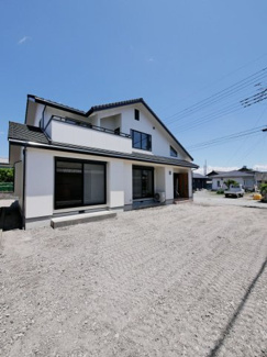 【外観】 | 敷地137坪のゆとりある佇まいの邸宅です。