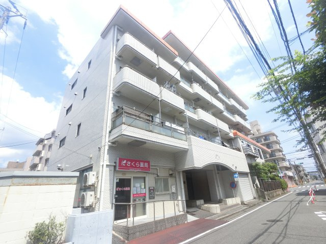 グランドール川秋の外観