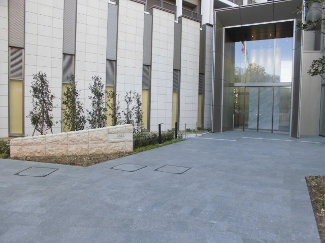 SKYZ TOWER&GARDENのエントランス