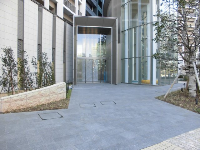 SKYZ TOWER&GARDENのエントランス