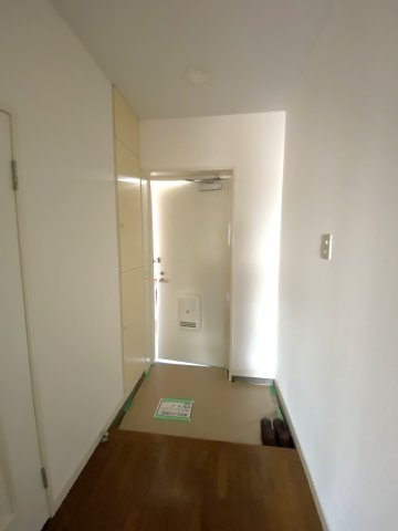 金富グランデの玄関