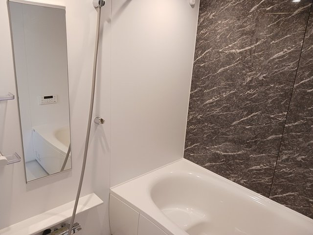 ベルフラワーＡの浴室|落ち着いた空間のお風呂です