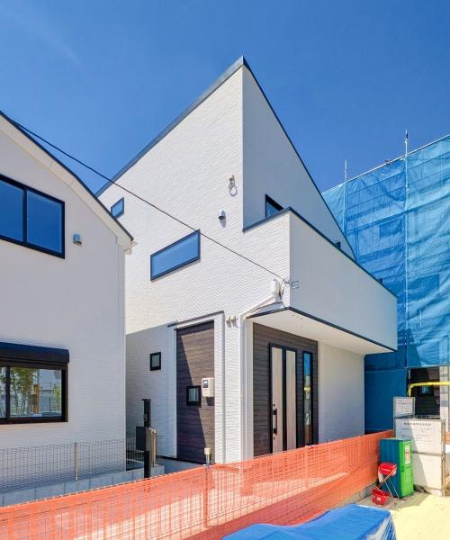 横浜市青葉区藤が丘１丁目の新築一戸建の前面道路含む現地写真|周辺環境も合わせてご案内させて頂きます！
お気軽にお問い合わせ下さい！