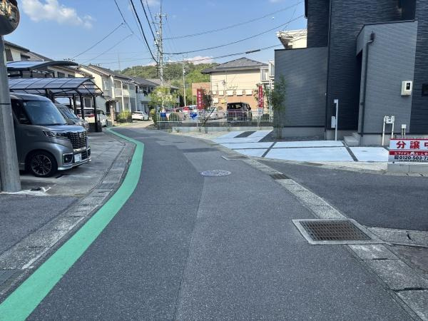 豊田市平和町2期　全1棟・1号棟の前面道路含む現地写真|前面道路です。