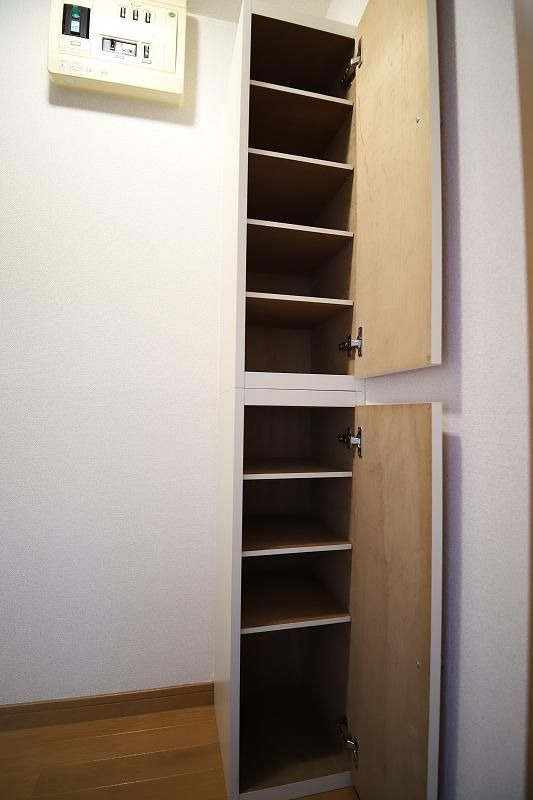 フォンテーヌ西新の収納