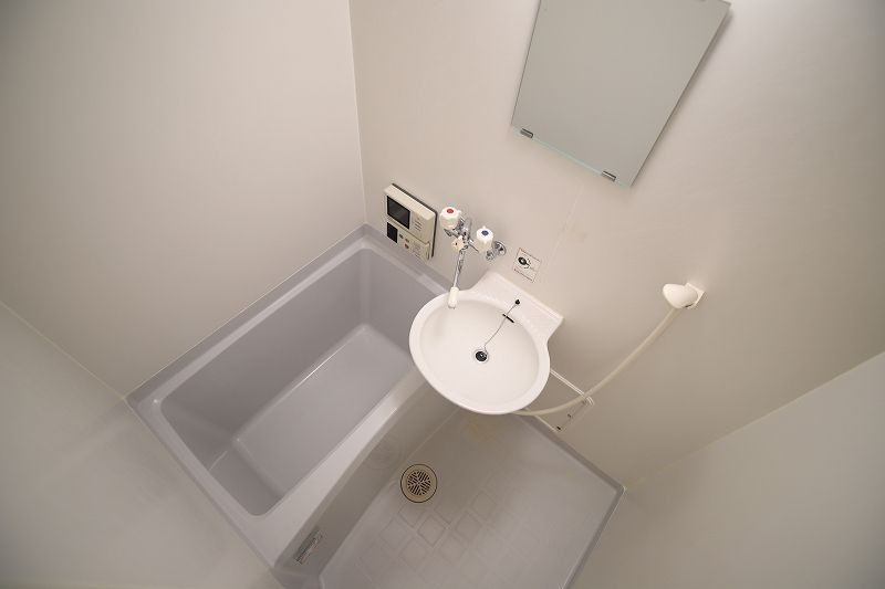 フォンテーヌ西新の浴室