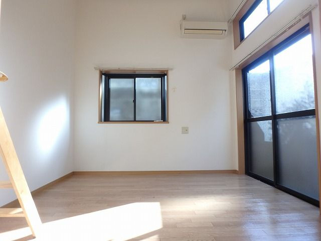 ピュア平尾弐番館の居間・リビング