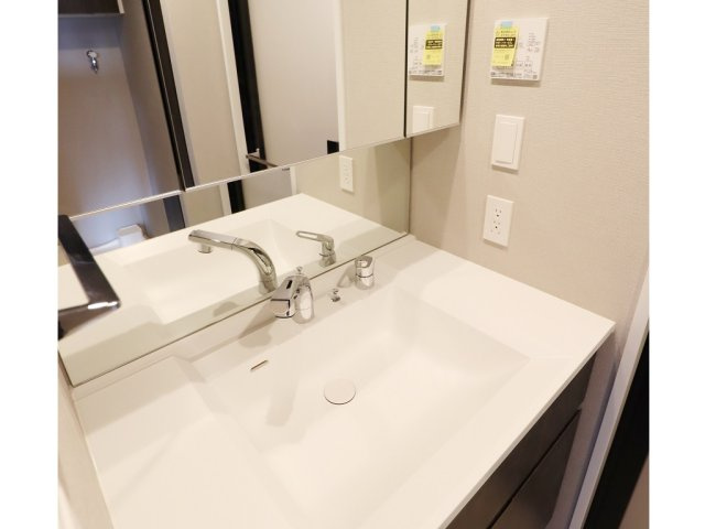 ジェノヴィア赤羽の内装|明るい色調の室内です