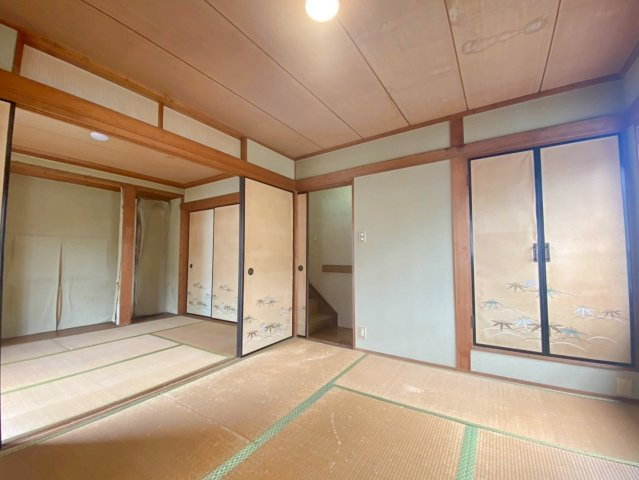 桑津２丁目の和室|和室５帖（南側）
南向きなので日当たり良好！収納ございます♪