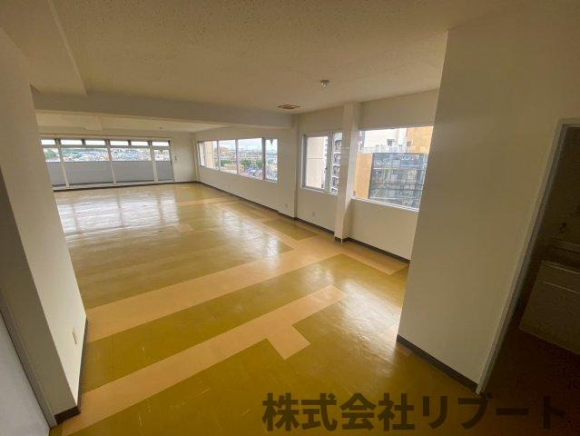 新八柱　事務所の内装