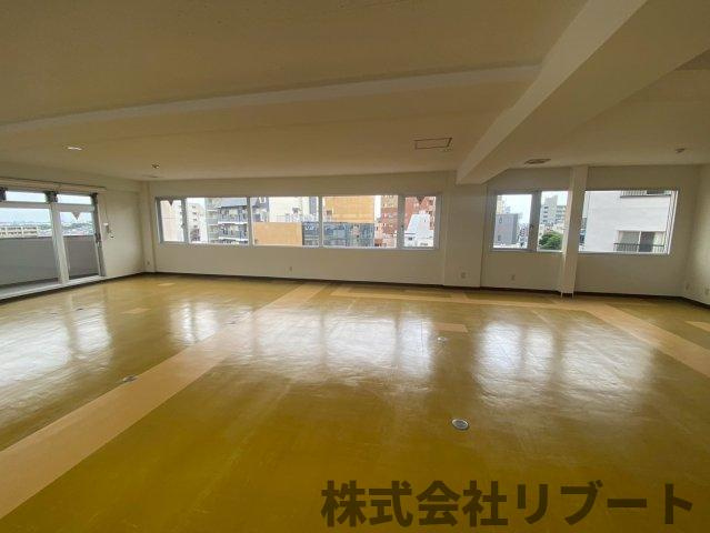 新八柱　事務所の内装