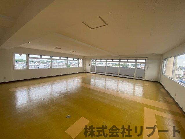 新八柱　事務所の内装