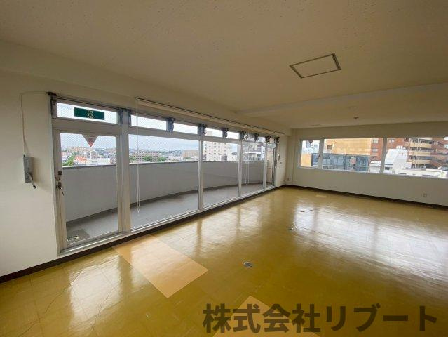 新八柱　事務所の内装