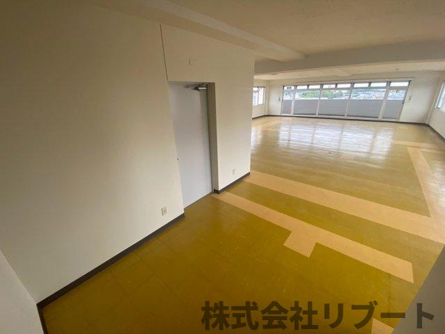 新八柱　事務所の内装