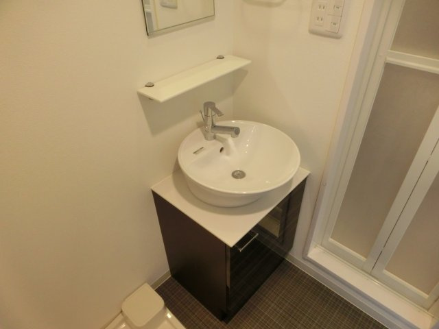 エスリード阿波座レジデンスの独立洗面台