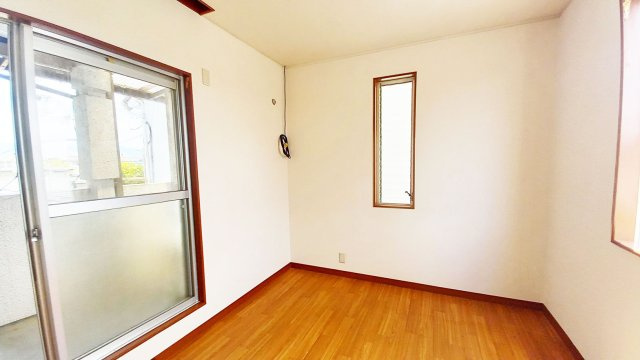 西九条町２　Ａの洋室