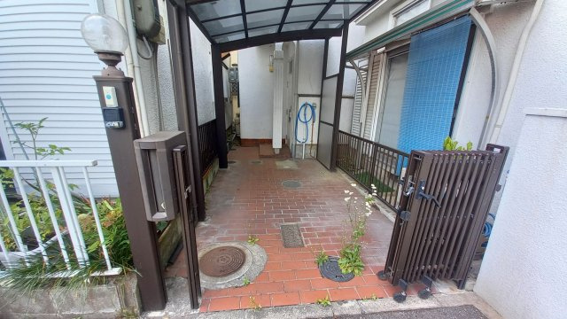 西九条町２　Ａのエントランス