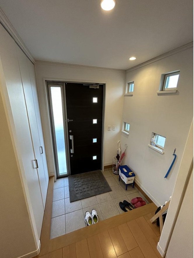 福知山市石原1丁目　売事務所の玄関