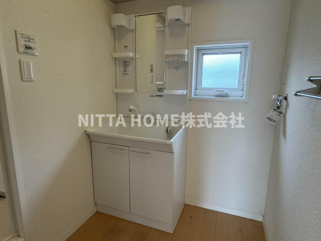 クラヴィエ颯士の洗面所|シャワー付きの洗面台朝の準備も楽々です★