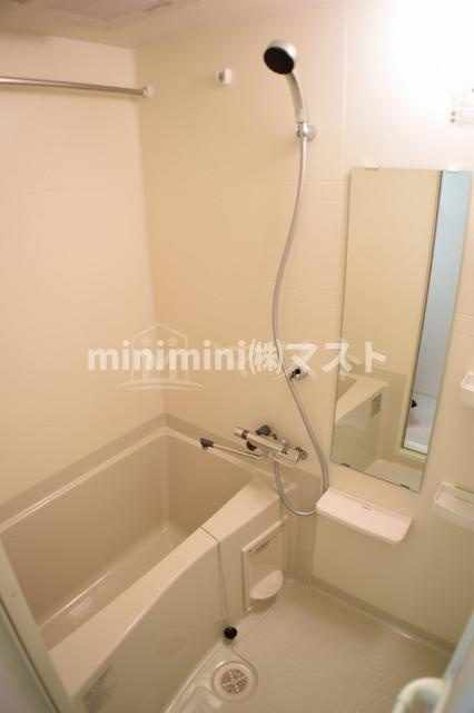 プレサンス玉造駅前ルージュの浴室