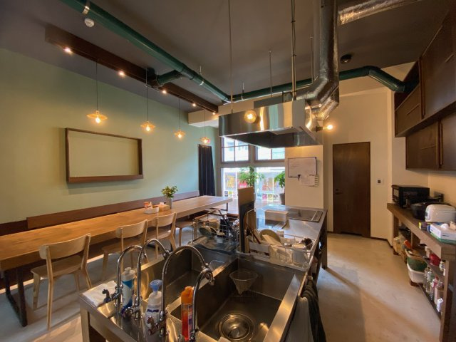 シェアハウスOttO（オット）のキッチン|共用キッチンは動線も広く快適にお使い頂けます。