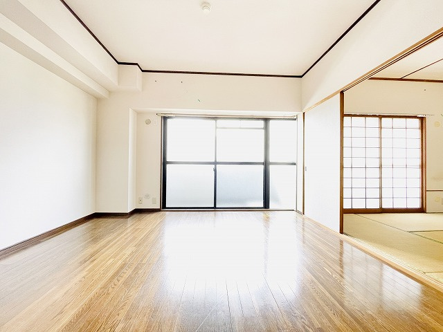 【居間・リビング】 | エステートマンション長丘