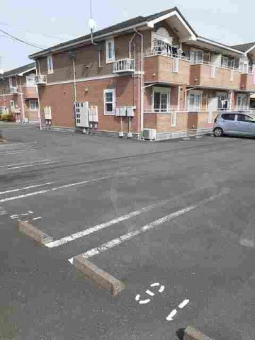 アーデント・サピー壱番館の駐車場|駐車スペースもあります☆