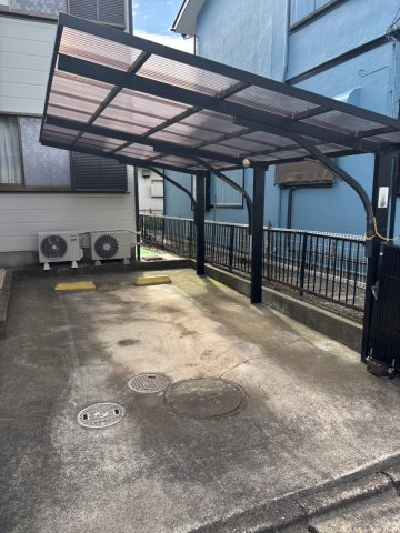 野田市日の出町　中古戸建　平成7年築の駐車場|2025年9月、カーポートの波板交換済み