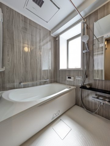 【浴室】 | お子様と一緒にバスタイムを楽しめる広々浴室