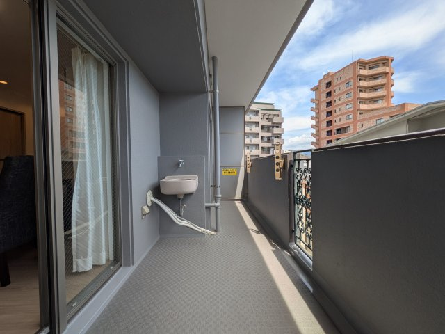 【バルコニー】