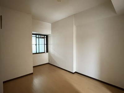 【洋室】 | プリマヴェーラ | 使い勝手のいい洋室です