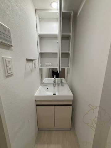 エスリードレジデンス梅田グランゲートの独立洗面台